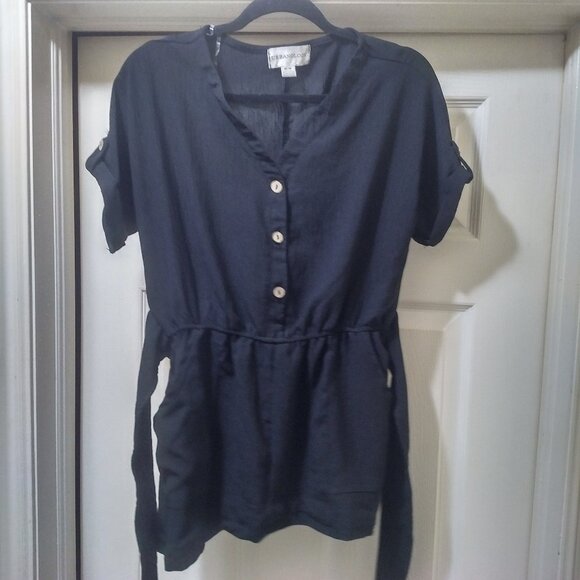 💲5⃣▶▶Black Button-Up Short Sleeve Top - Picture 1 of 5